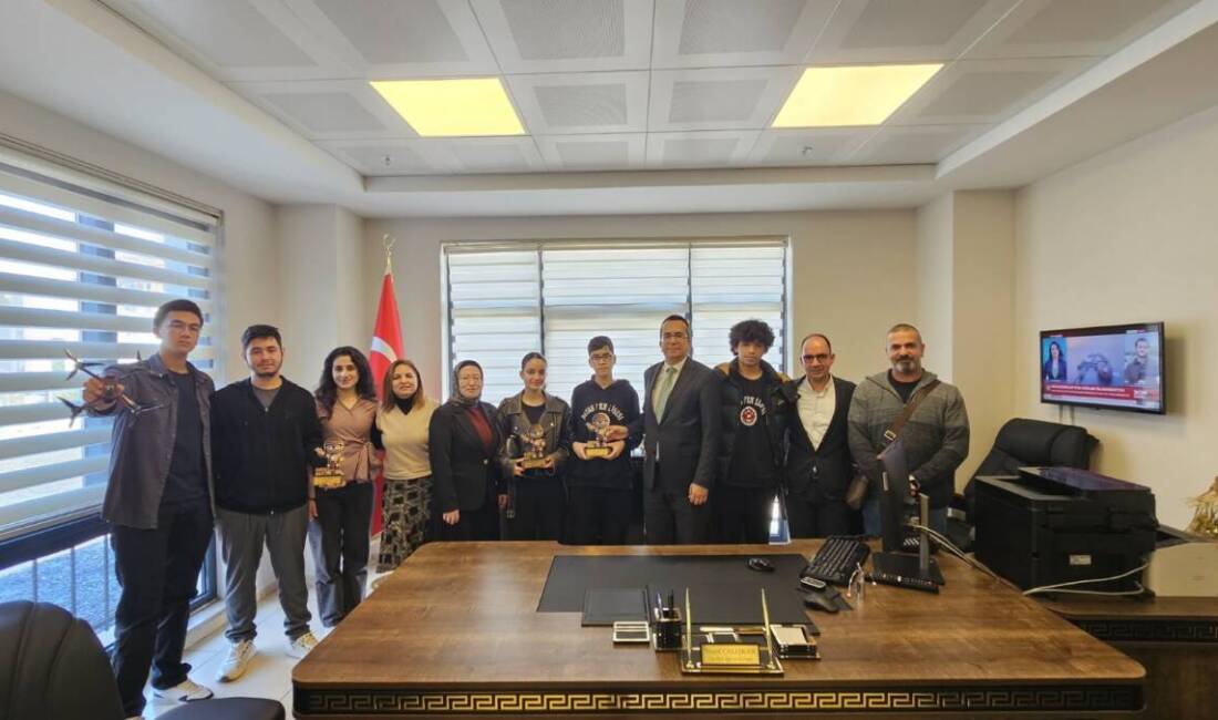 Hatay’ın Payas ilçesindeki Payas STEM Yapay Zeka Merkezi öğrencileri, ABD’nin