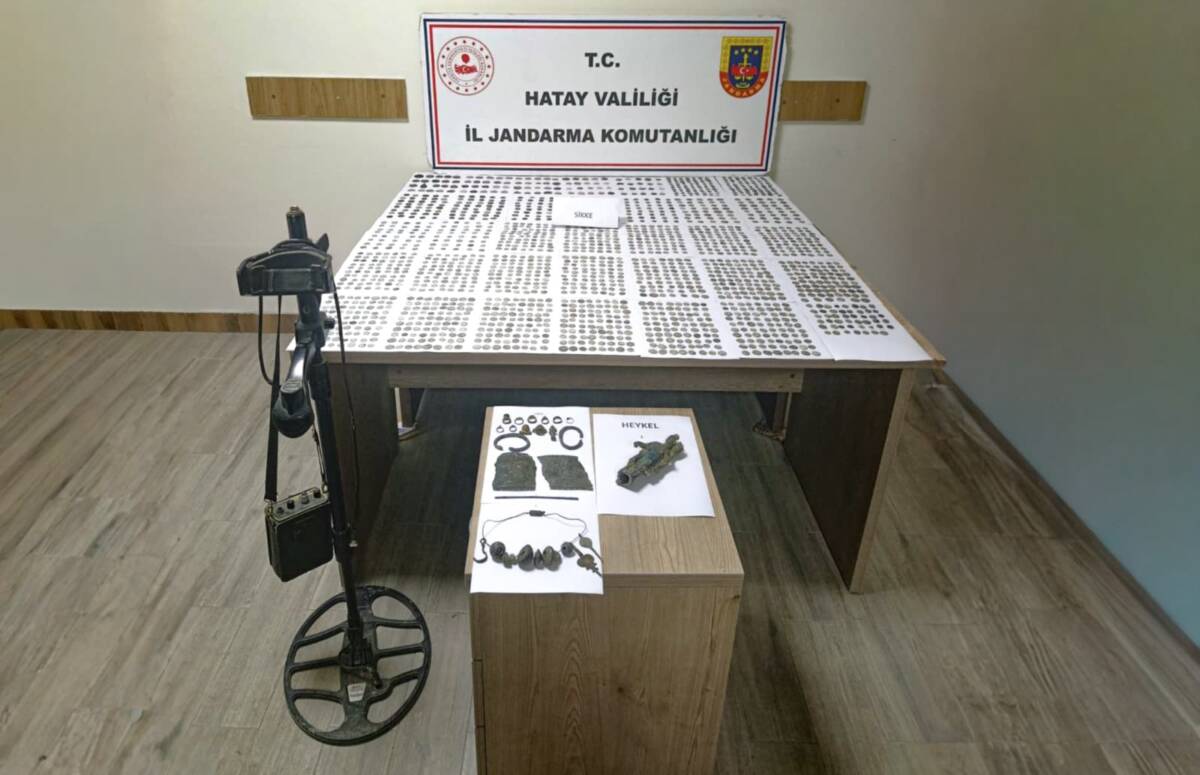 Hatay’da tarihi eser kaçakçılarına yönelik düzenlenen operasyonda, binlerce yıllık geçmişe