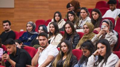 Hatay Mustafa Kemal Üniversitesi’nde (MKÜ), KOSGEB-HMKÜ iş birliğiyle “Sıfırdan Zirveye: