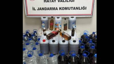 Antakya’da düzenlenen operasyonda yüzlerce litre kaçak içki ve yasa dışı