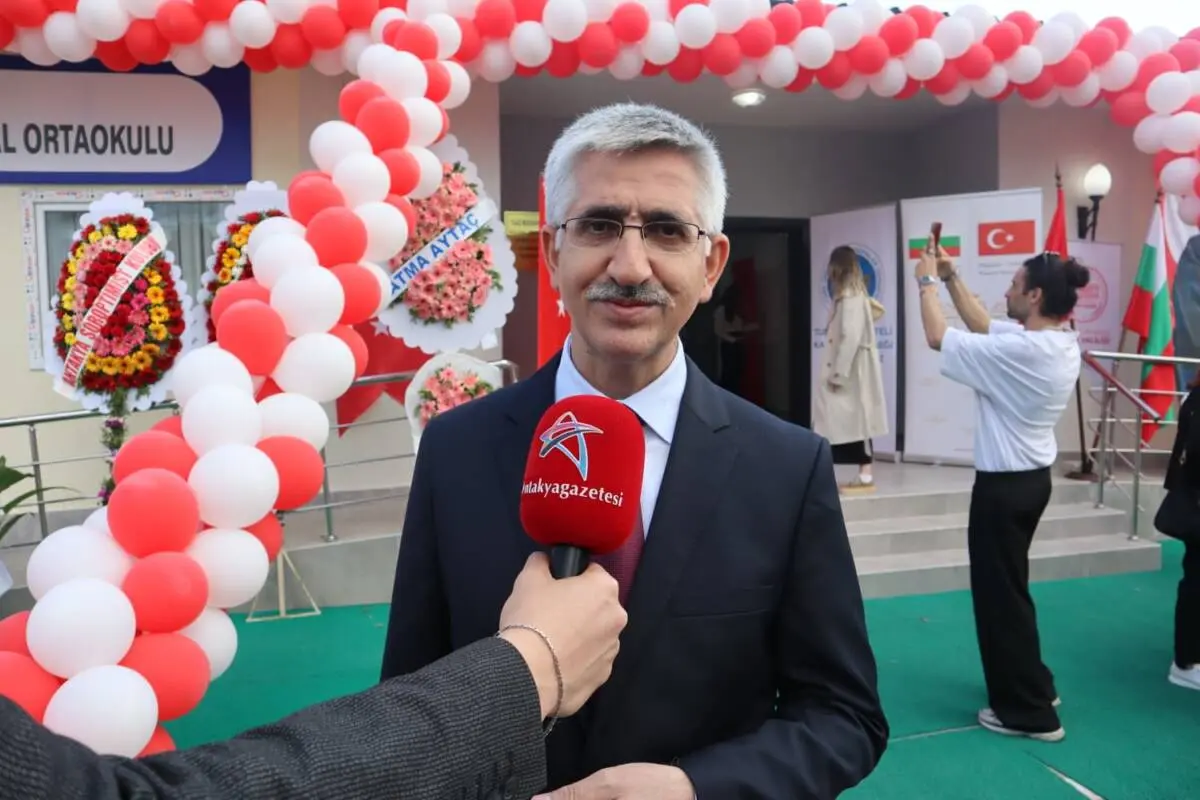 Milli Eğitim Bakanlığı Bakan Yardımcısı Nazif Yılmaz, Bulgaristanlı Türk iş