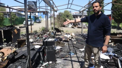 Hatay’ın Defne ilçesinde deprem sonrası yaşamını konteynerde sürdüren Karaçay ailesinin