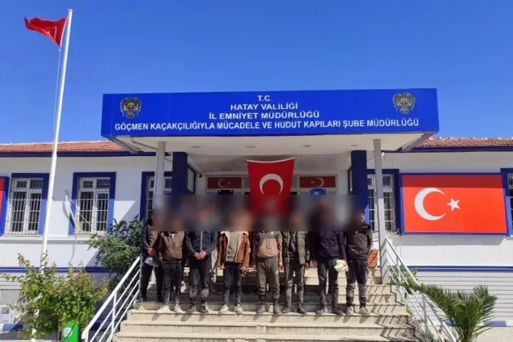 Hatay’da göçmen kaçakçılığına yönelik yürütülen denetimlerde önemli bir operasyon gerçekleştirildi.