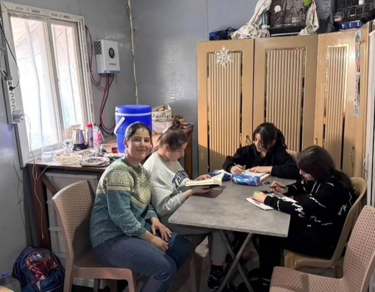 Konteynerleri yangında kül olan Antakyalı 4 çocuklu aileye umut eli