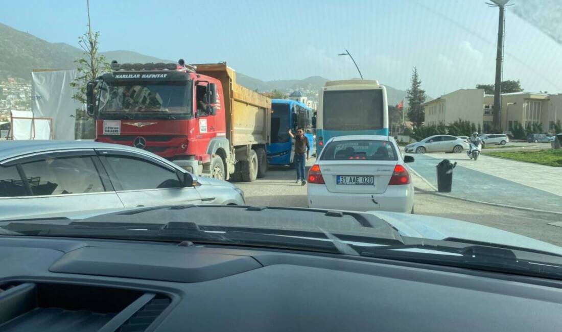 Antakya’nın en önemli arterlerinden Atatürk Caddesi, proje aşamasından bu yana