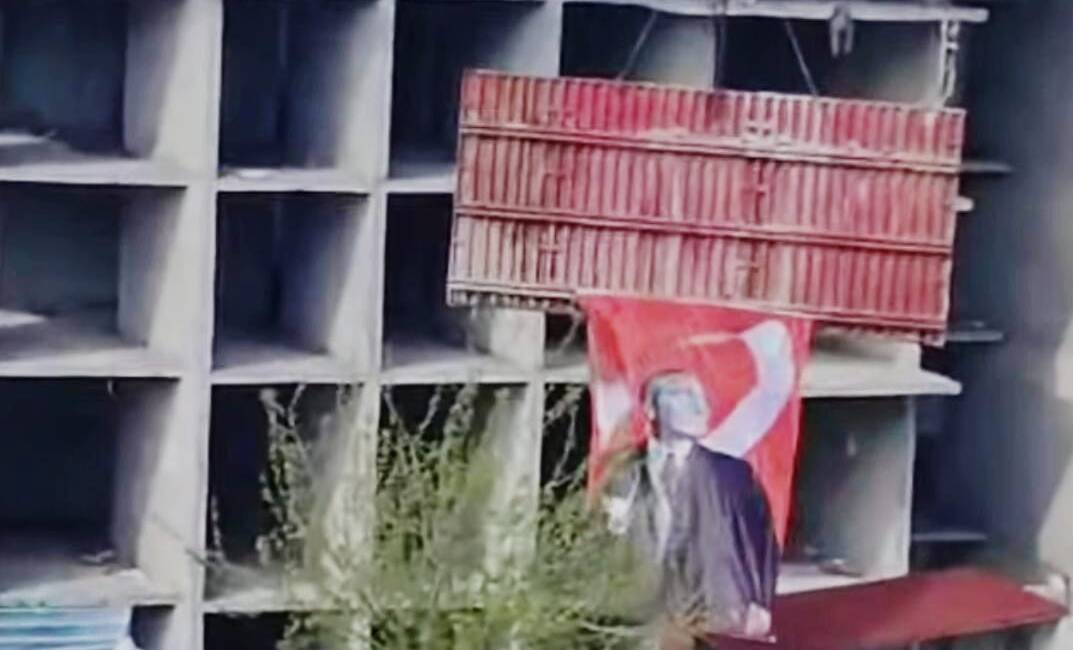 Hatay’ın Defne ilçesi Uğur Mumcu Bulvarı üzerinde yapımı devam eden