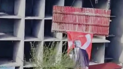 Hatay’ın Defne ilçesi Uğur Mumcu Bulvarı üzerinde yapımı devam eden