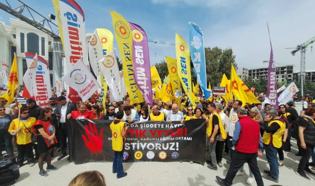 Hatay’ın Defne ilçesinde eğitim sendikaları ve sivil toplum kuruluşları, son