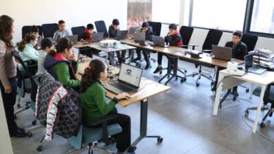 Hatay Büyükşehir Belediyesi (HBB) bünyesinde faaliyetlerini sürdüren Hatay Bilim Merkezi,