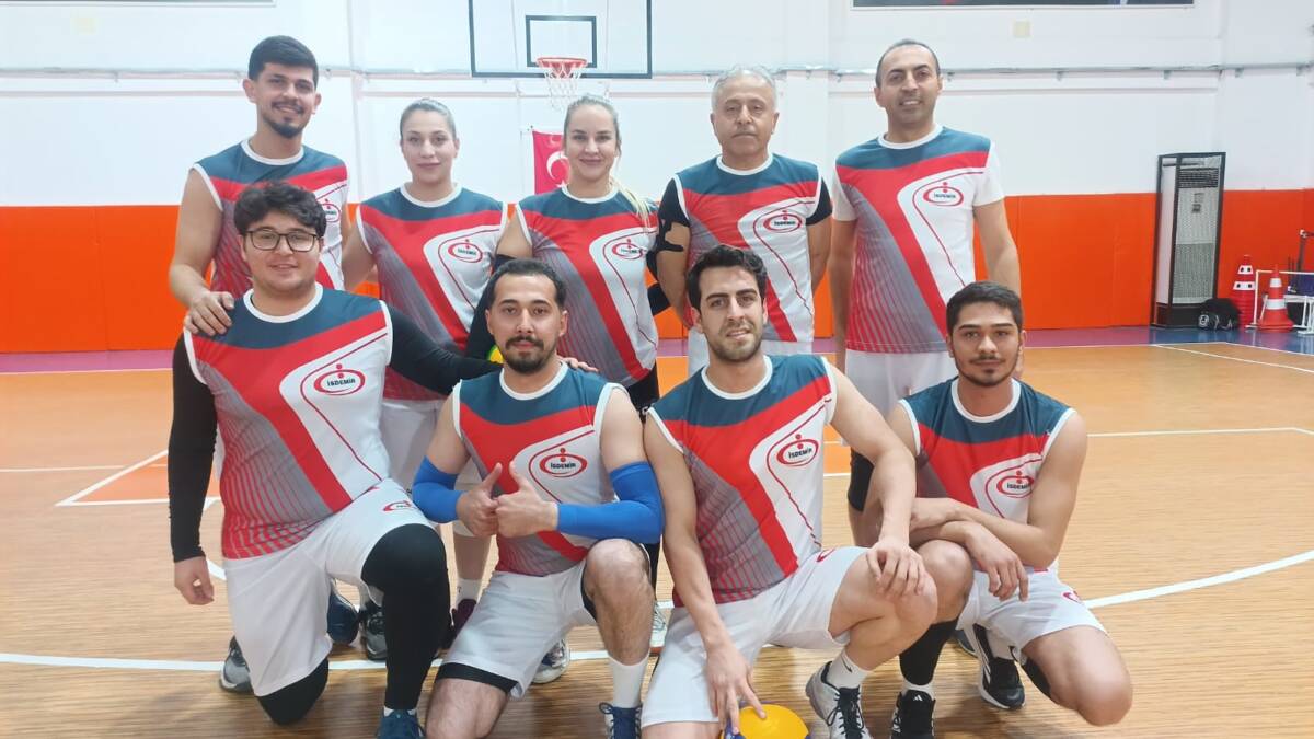 İskenderun’da kurumlararası voleybol turnuvası heyecanı