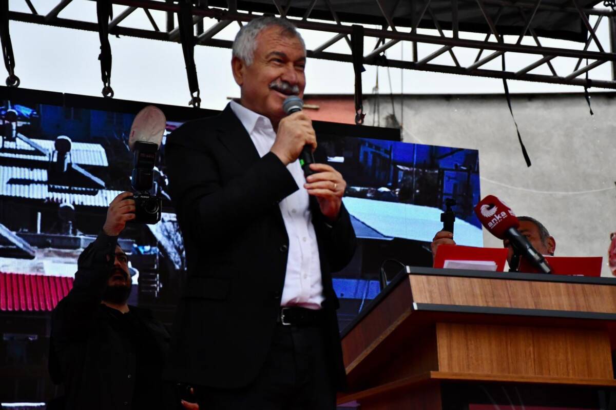 Adana’nın Ceyhan ilçesinde, Ceyhan Belediye Başkanı Kadir Aydar’ın tutukluluğunun 300.