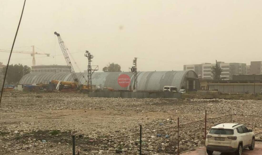 Kuzey Afrika’dan yükselen çöl tozları Türkiye’yi etkisi altına alırken, en