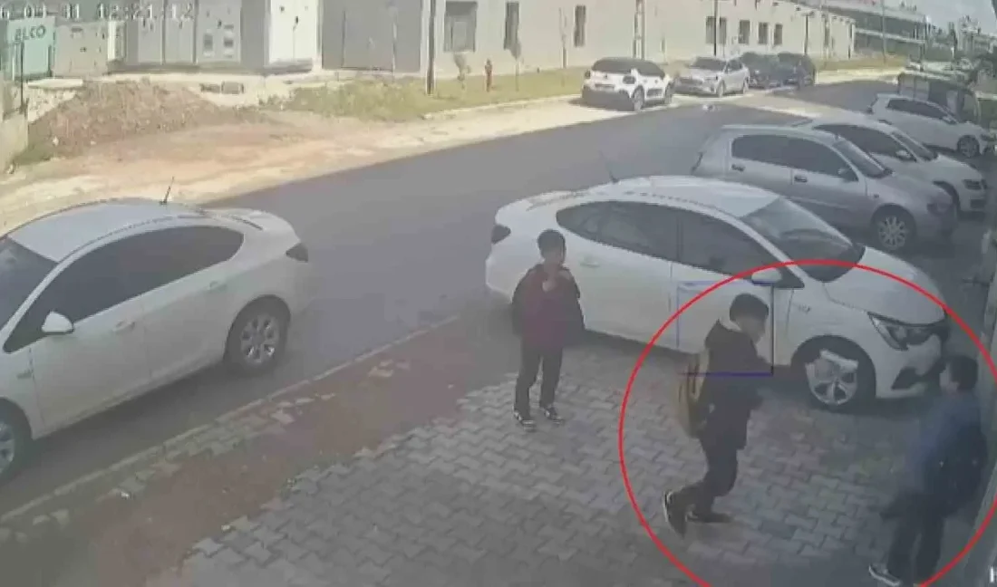 Hatay’ın Reyhanlı ilçesinde, daha 11 yaşında olan bir çocuk, okul