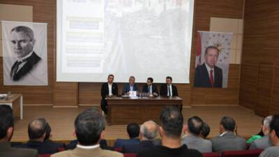 Hatay Büyükşehir Belediye Başkanı Mehmet Öntürk, il genelinde sürdürdüğü istişare