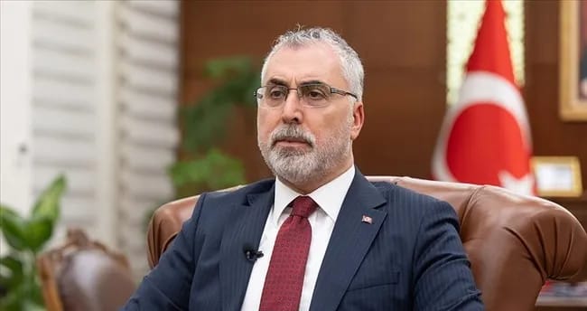 Çalışma ve Sosyal Güvenlik Bakanı Vedat Işıkhan, engelli bireyler ile