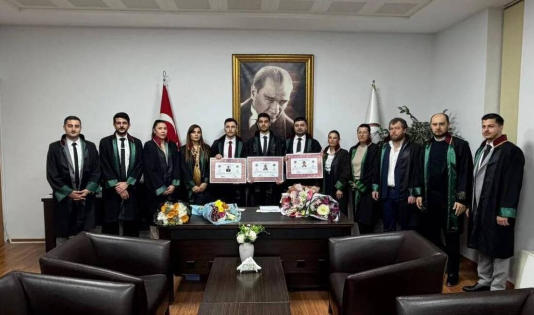 Hatay Barosu’nda staj dönemini başarıyla tamamlayan Metehan Varan, Mehmet Ali