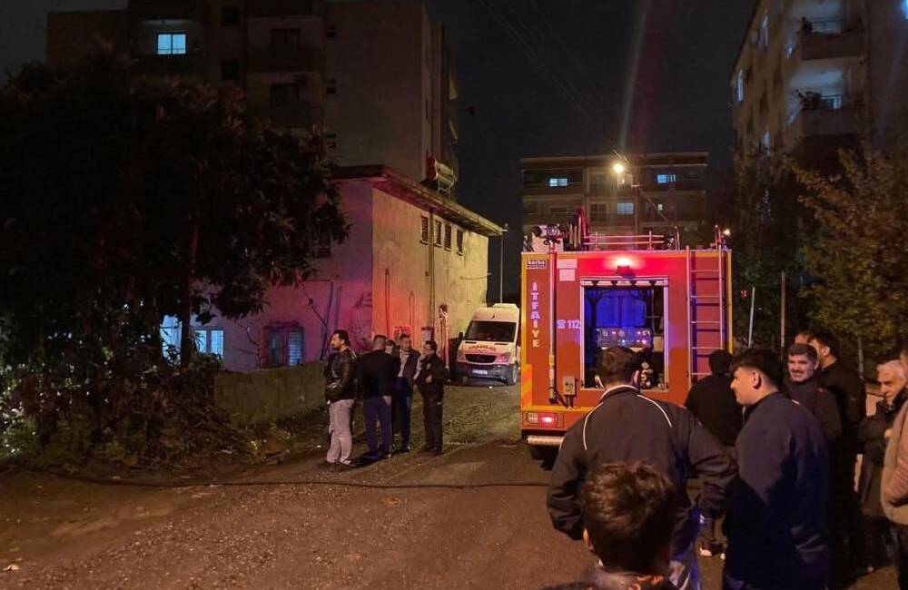 Hatay’ın Dörtyol ve Antakya ilçelerinde çıkan yangınlar, itfaiyenin hızlı müdahalesi