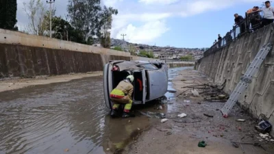 Hatay’ın İskenderun ilçesinde meydana gelen trafik kazasında, kontrolden çıkan bir