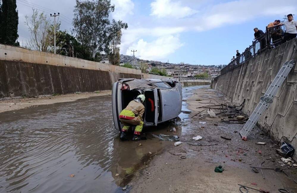 Hatay’ın İskenderun ilçesinde meydana gelen trafik kazasında, kontrolden çıkan bir