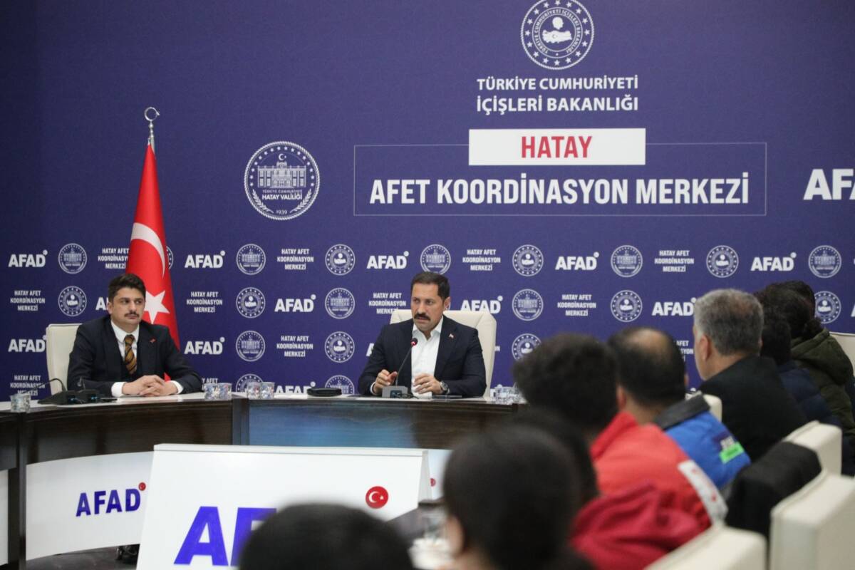 Hatay’da etkisini giderek artıran yoğun yağışlar nedeniyle Afet ve Acil