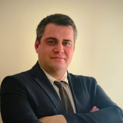 Mehmet Serdar Tufan yazar fotoğrafı