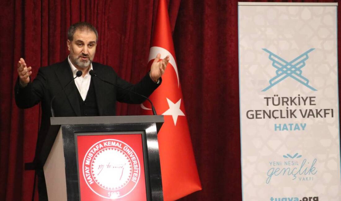 Hatay’da düzenlenen “İhtisas Akademi” programında gençlik ve gelecek vizyonu üzerine