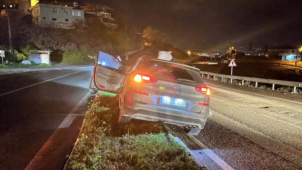 Hatay’ın Belen ilçesinde SUV tipi araç ile otomobilin çarpıştığı kazada