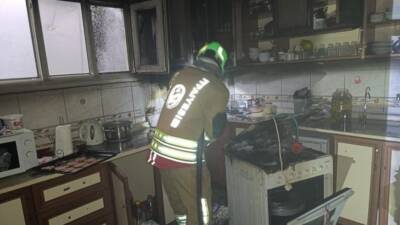 Hatay’ın İskenderun ilçesinde bir evin mutfak bölümünde çıkan yangın, ekiplerin