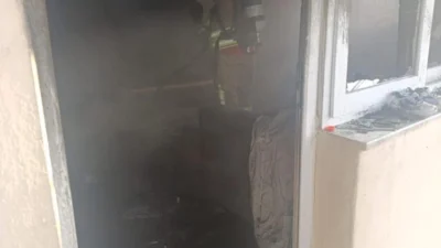 Hatay’ın Reyhanlı ilçesinde bir evde çıkan yangın, itfaiye ekiplerinin hızlı