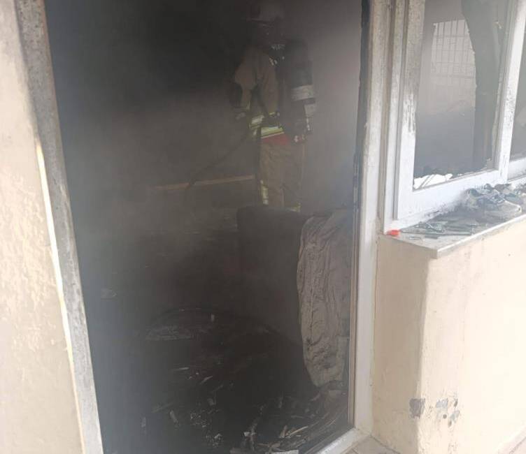 Hatay’ın Reyhanlı ilçesinde bir evde çıkan yangın, itfaiye ekiplerinin hızlı