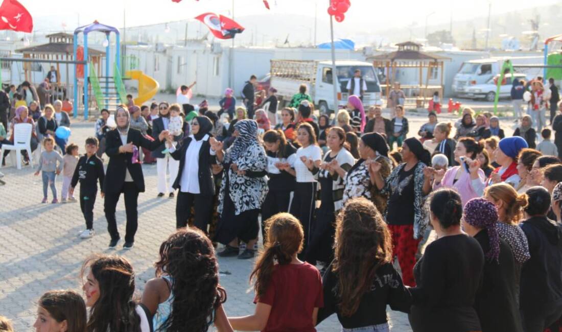 Kırıkhan’da 8 Nisan Dünya Romanlar Günü kapsamında düzenlenen etkinlikte, Roman