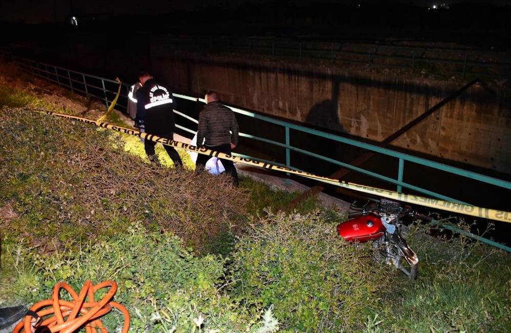Hatay’ın Payas ilçesinde meydana gelen trafik kazasında, kontrolden çıkan motosikletin