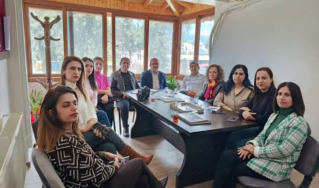 Hatay’ın Samandağ ilçesinde görev yapan öğretmenler, ilçenin acil olarak Fen