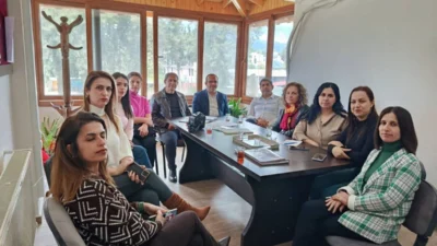 Hatay’ın Samandağ ilçesinde görev yapan öğretmenler, ilçenin acil olarak Fen