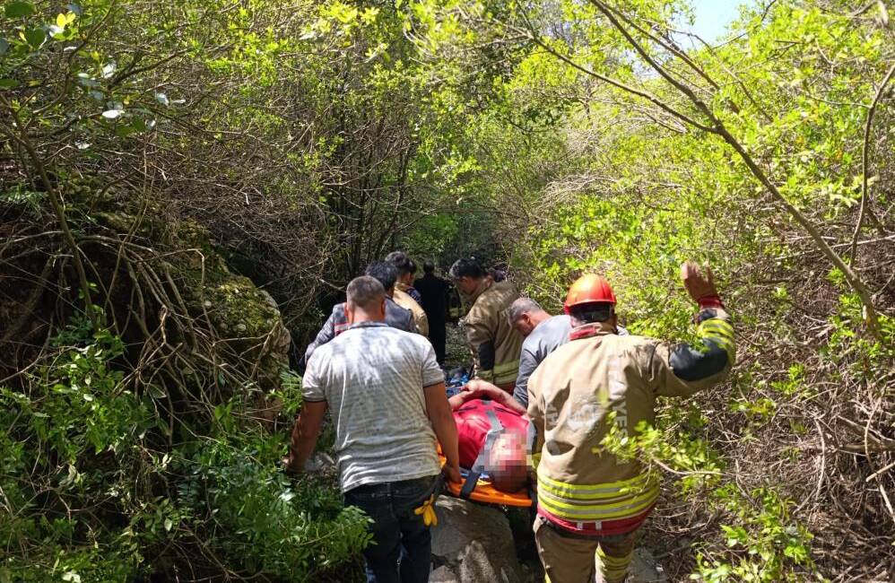 Hatay’ın Arsuz ilçesinde ormanlık alanda meydana gelen olayda, uçurumdan düşerek