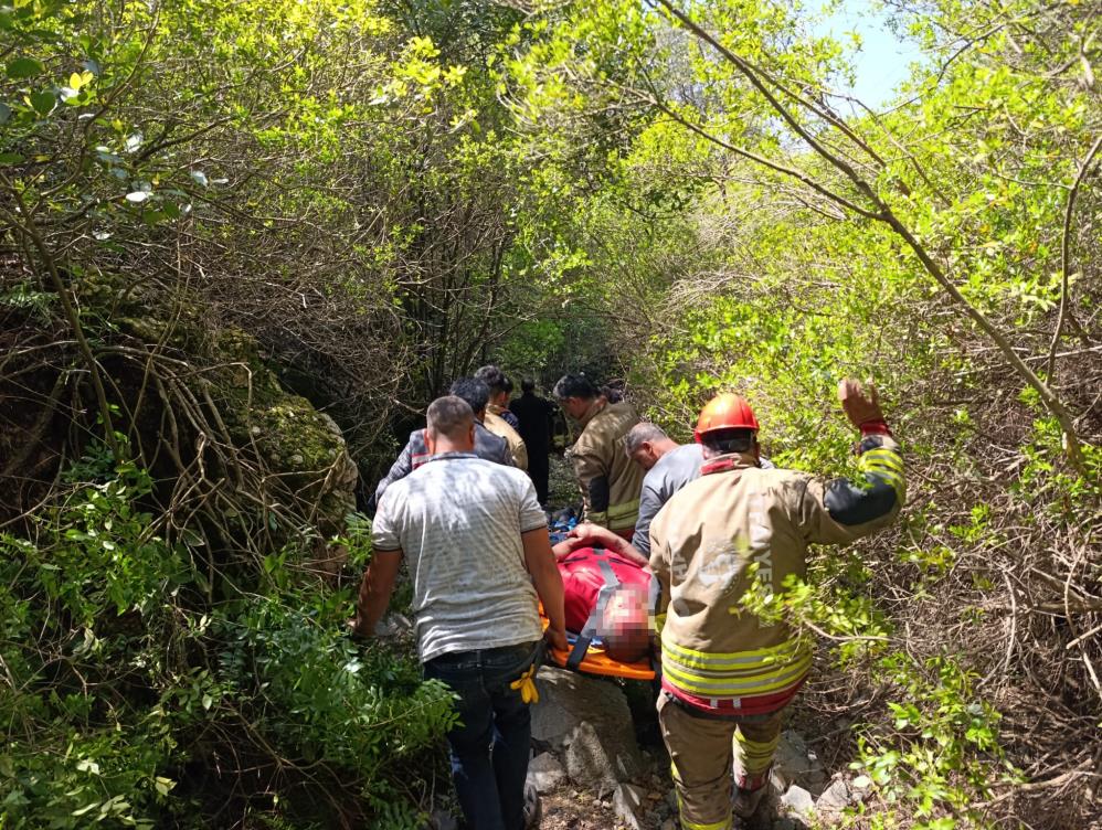 Hatay’ın Arsuz ilçesinde ormanlık alanda meydana gelen olayda, uçurumdan düşerek