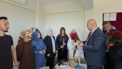 Hatay’ın Hassa ilçesinde görev yapan öğretmenler, anlamlı bir ziyaretle moral