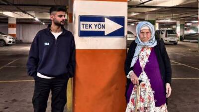 Hataylı sosyal medya fenomeni Cem Özü, anneannesi Şehide Aslanhan’ın vefatıyla