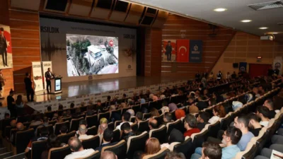 Hatay Valisi Mustafa Masatlı, Gebze Belediyesi tarafından düzenlenen “Sarsıldık, Sarıldık”