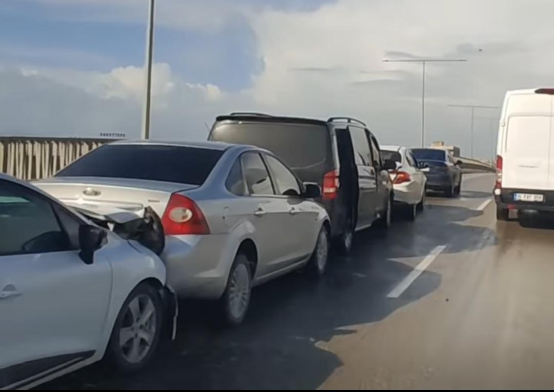 Hatay’da zincirleme kaza: 5 araç birbirine girdi