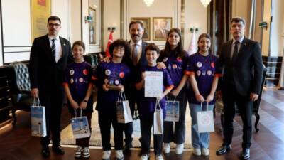 Hataylı ortaokul öğrencileri, Fibonacci Robot Olimpiyatları’nda elde ettikleri birincilikle İtalya’nın