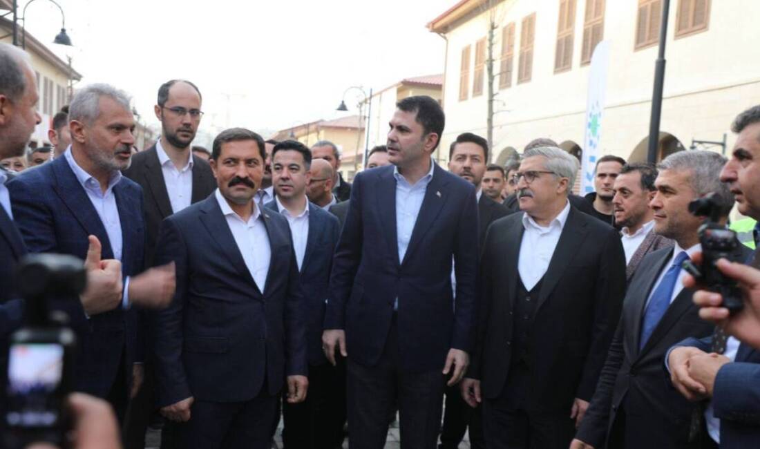 Murat Kurum, bugün akşam saatlerinde Hatay’a geldi. Havalimanında vali ve