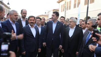 Murat Kurum, bugün akşam saatlerinde Hatay’a geldi. Havalimanında vali ve