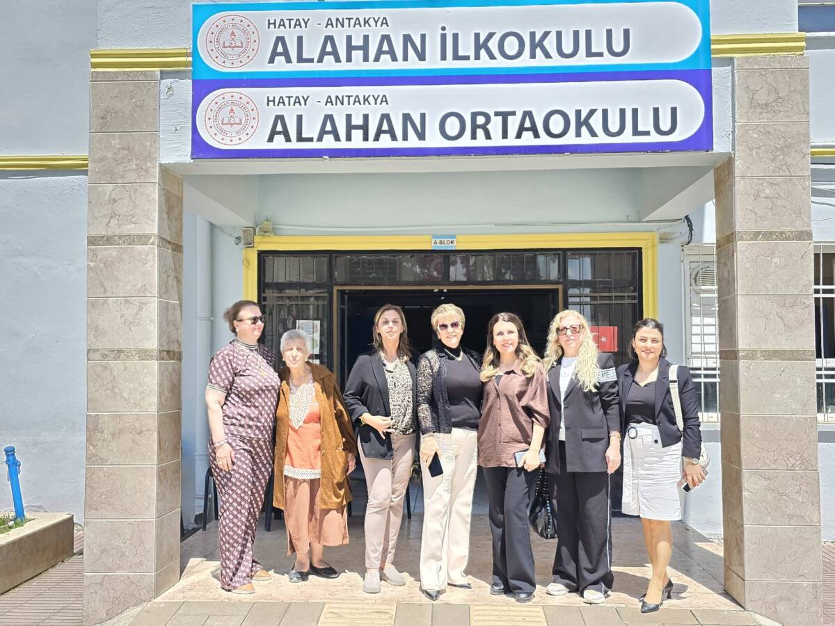 Hatay Sevgi ve Şefkate Muhtaç Çocukları Koruma Derneği tarafından çocuklara