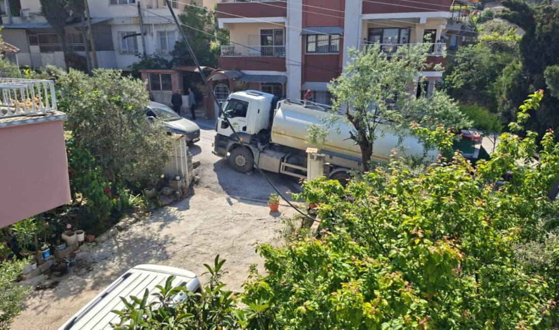 Hatay Su ve Kanalizasyon İdaresi ekipleri, Dursunlu Mahallesi’nde yaşanan su