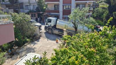 Hatay Su ve Kanalizasyon İdaresi ekipleri, Dursunlu Mahallesi’nde yaşanan su