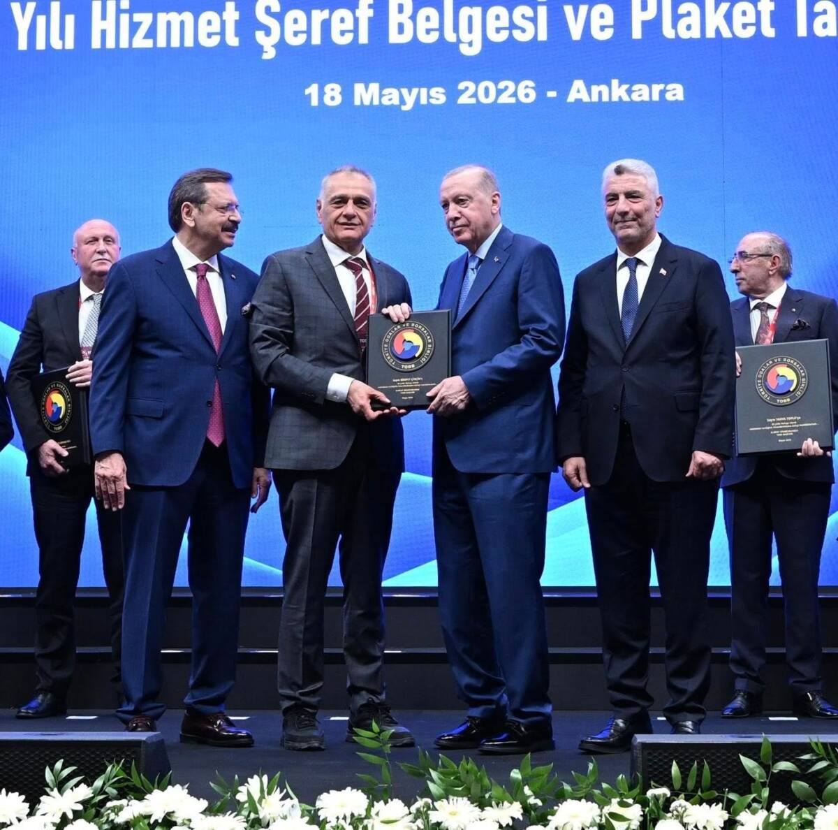 Türkiye Odalar ve Borsalar Birliği (TOBB), Hikmet Çinçin’i “Hizmet Şeref