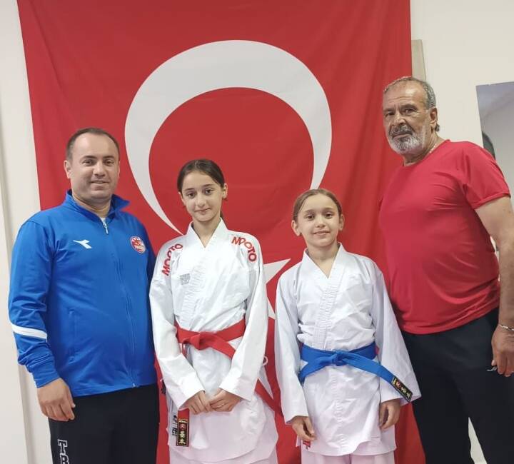 Antakya Belediyesi karate takımının sporcuları Ayşe İrem Kara ve Elif