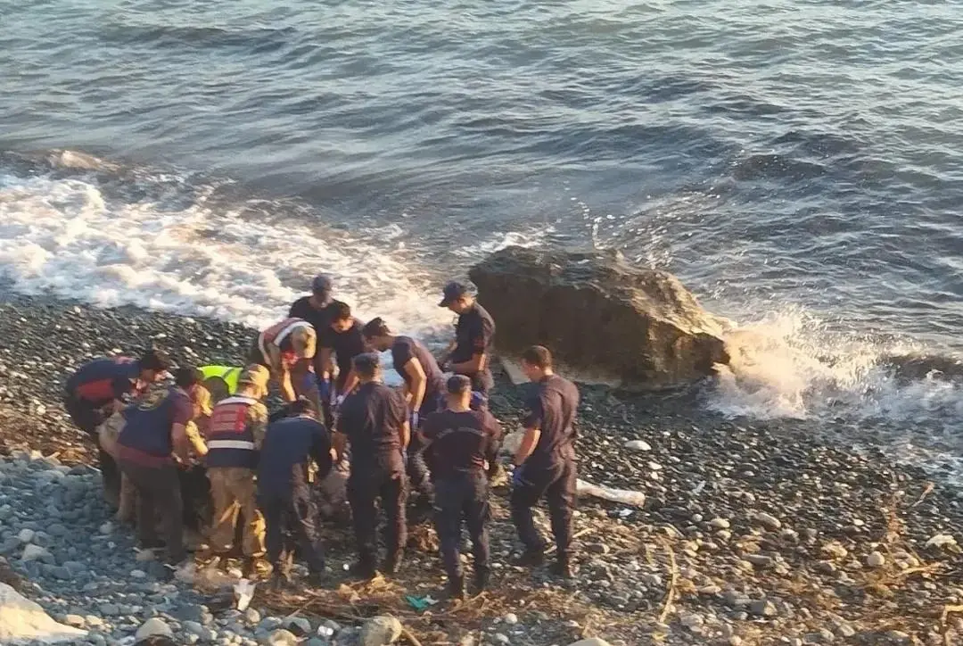 Hatay’ın Samandağ ilçesine bağlı Çevlik Sahili’nde bir erkek cesedi bulundu.