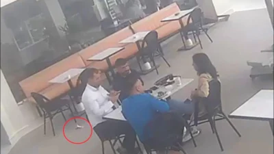 Hatay’da kaybettiği parasını sahilde arayan vatandaşın 7 bin TL’sini iş